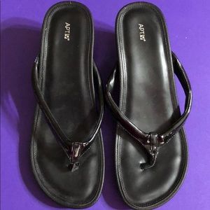 Apt9 sandals